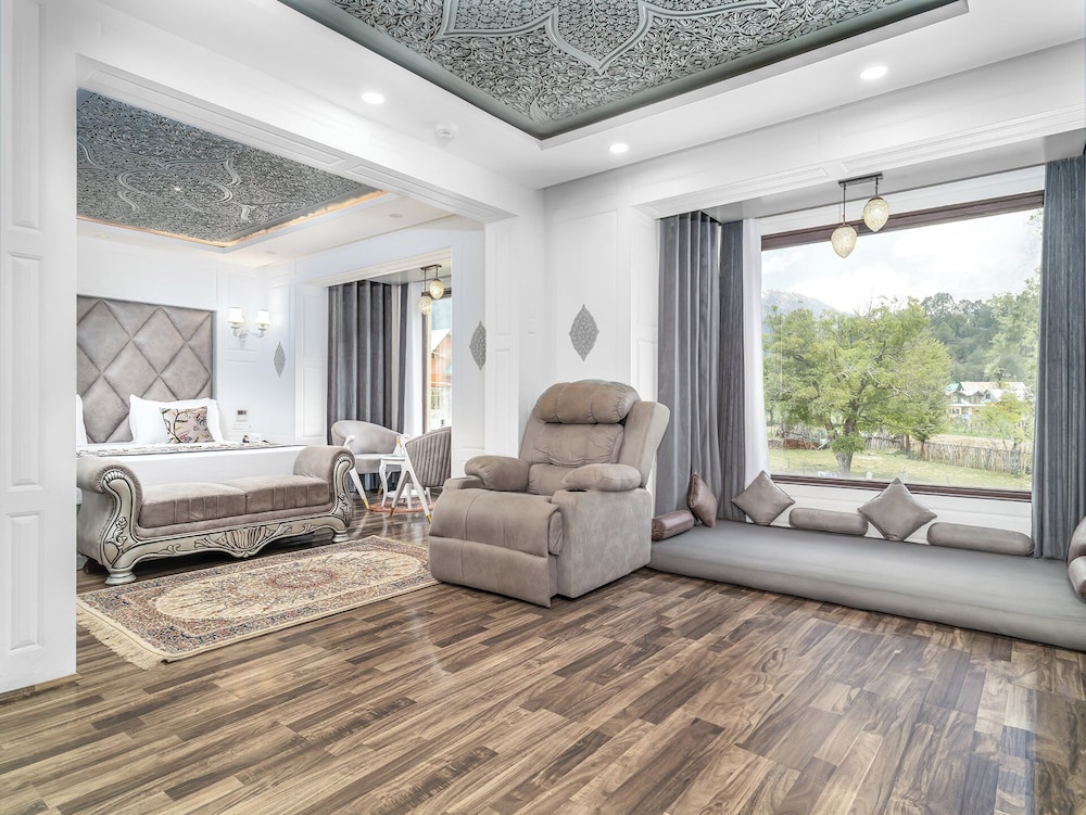 Luxury Suite, Mountain View - Photo 1