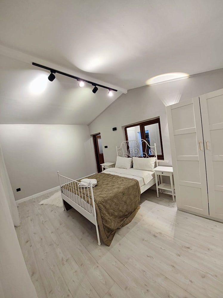 Economy Double Room photo 1