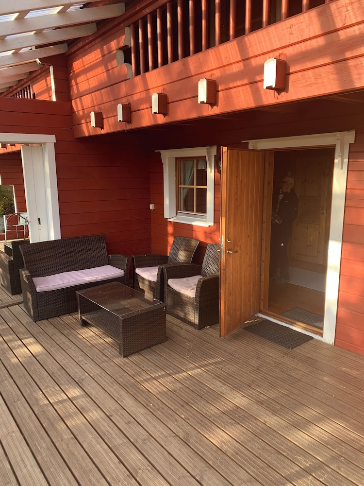 Basic Cottage, Garden View photo 2
