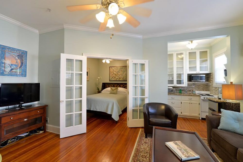 Luxury Suite, Room 9, 1 Queen Bed with Sofa bed, Kitchenette