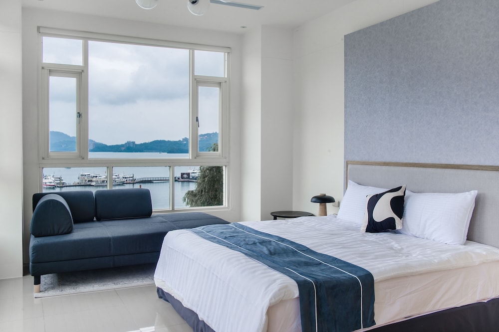 Deluxe Lake View Double Room - Photo 2
