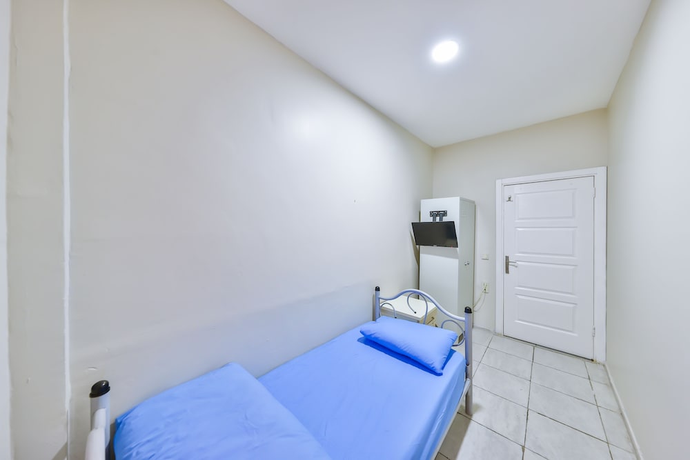 Elite Single Room, Men only, No Windows photo 3