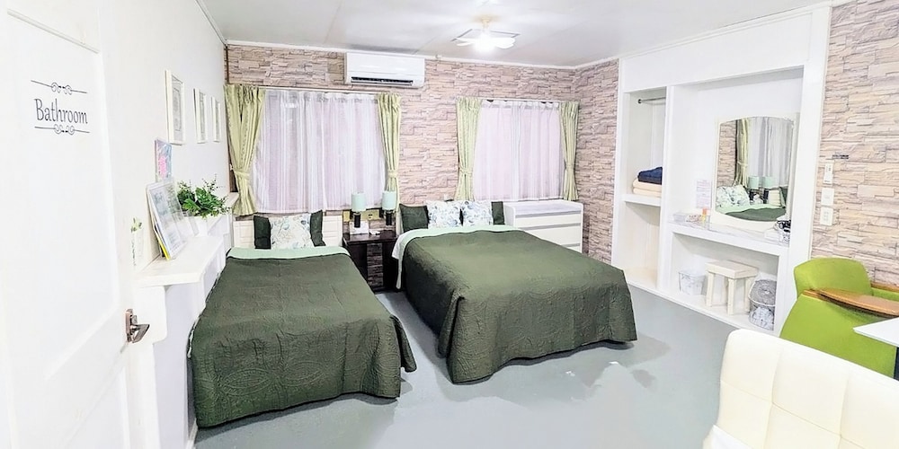 Basic Twin Room, Non Smoking photo 1