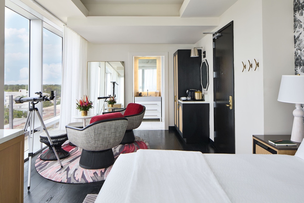 Penthouse, 1 King Bed (View) - Photo 10
