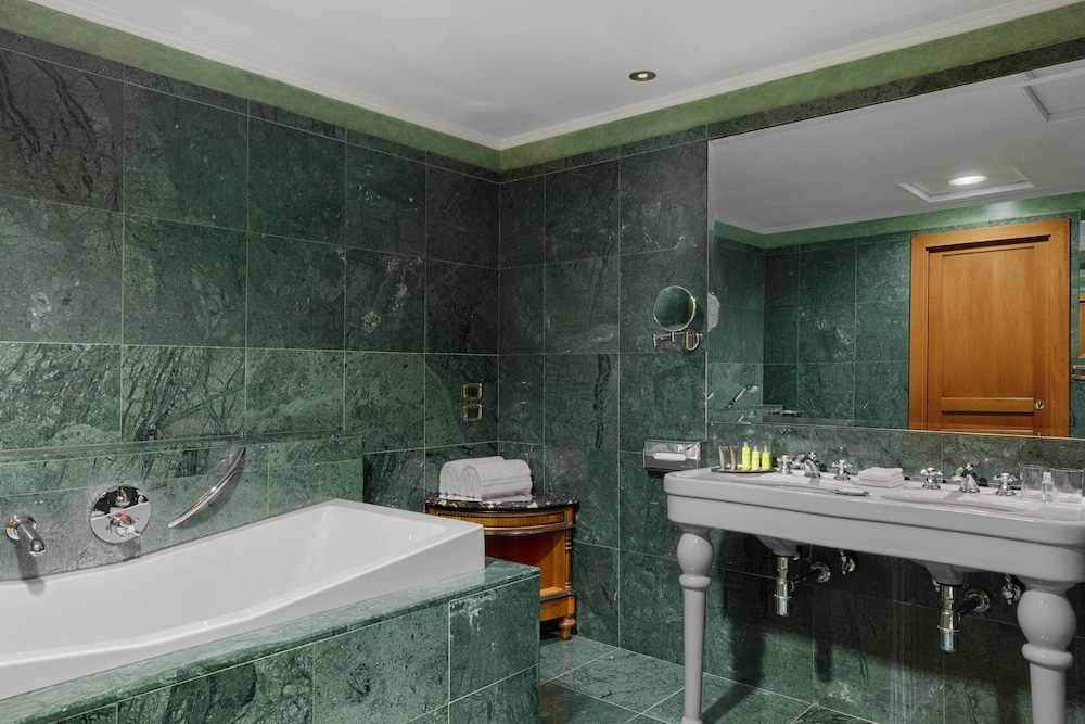 Presidential Suite, 1 King Bed, Balcony