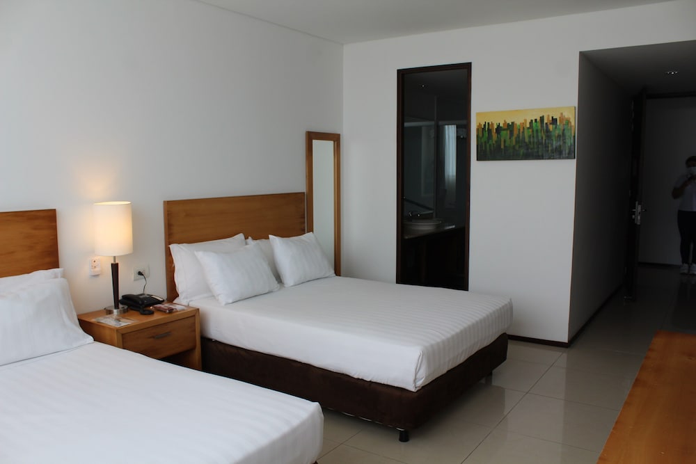 Standard Room, 2 Twin Beds - Photo 1