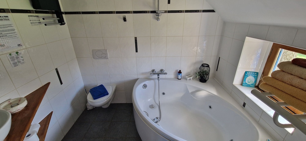 Comfort Room (Pere Jean) photo 2