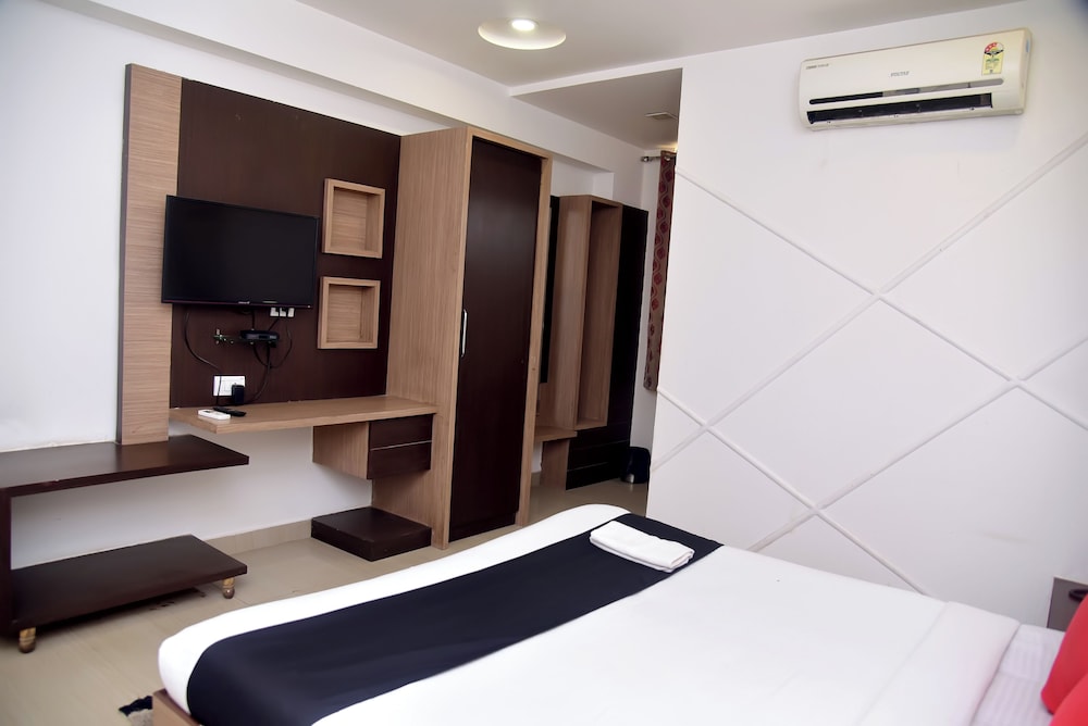 Deluxe Room - Photo 6