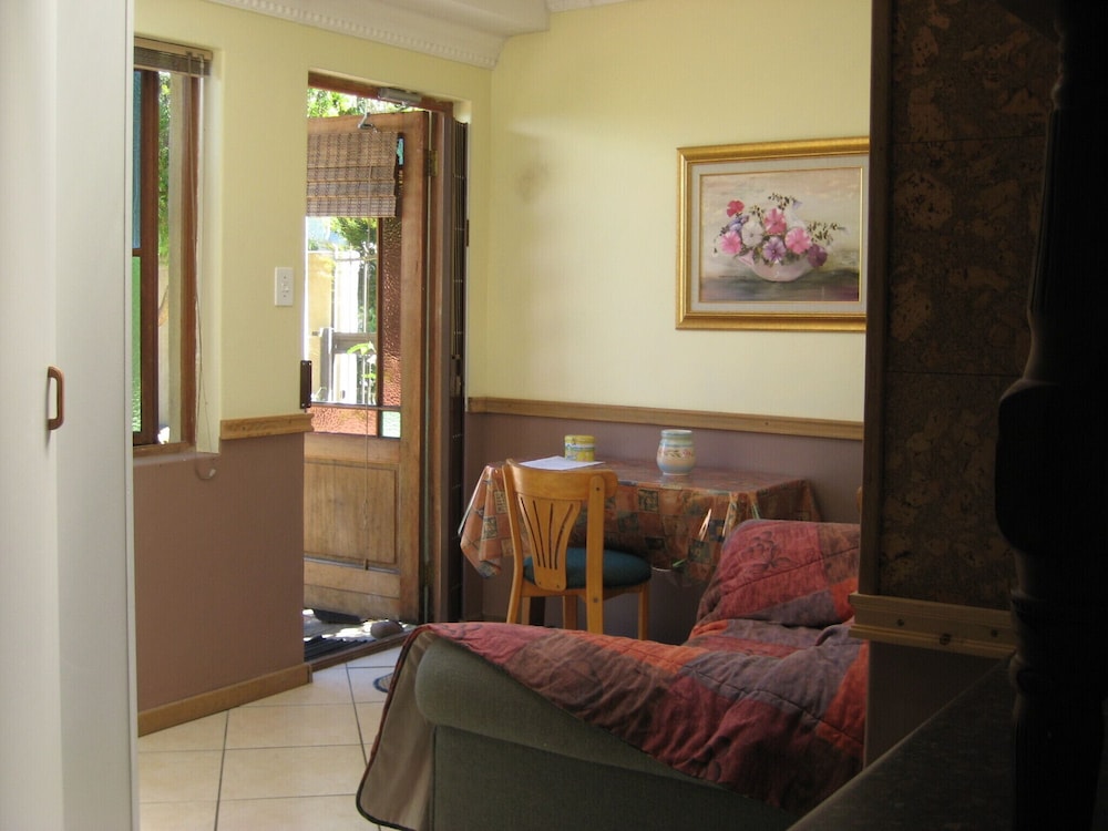 Standard Cottage (Pebbles) photo 2