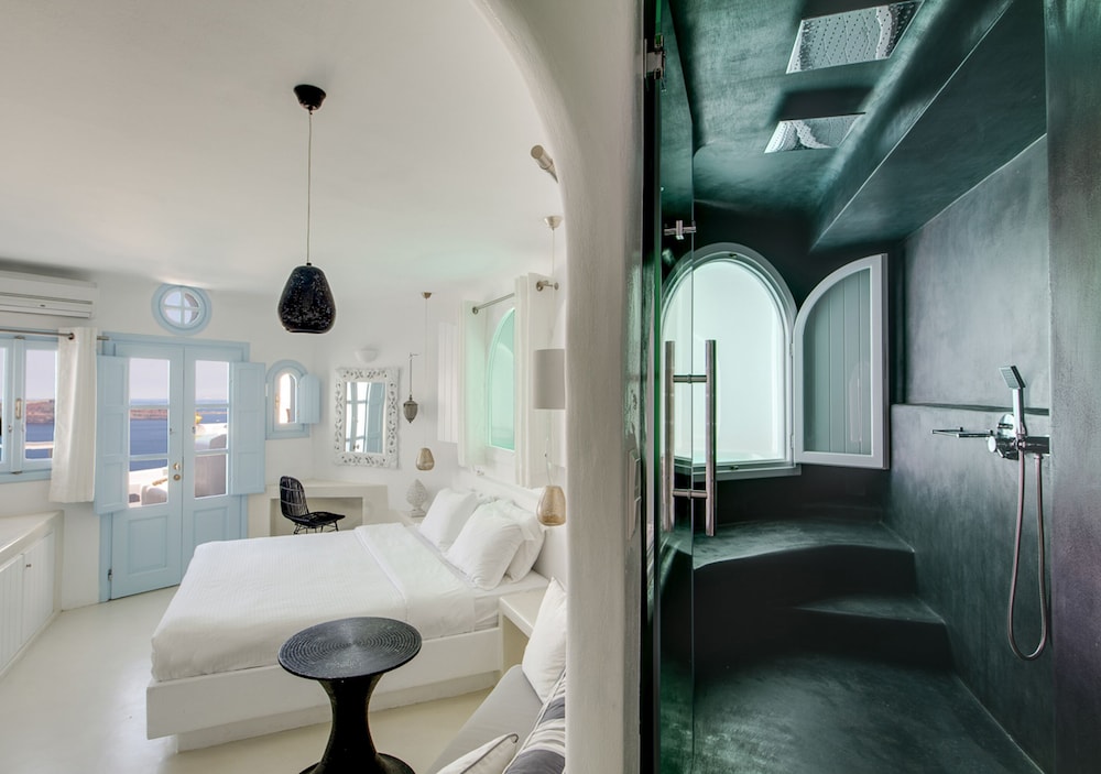Honeymoon Suite - Photo 11