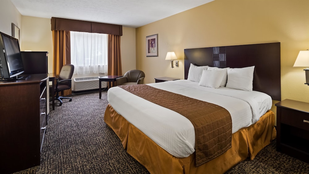 Standard Room, 1 King Bed, Accessible, Non Smoking - Photo 1