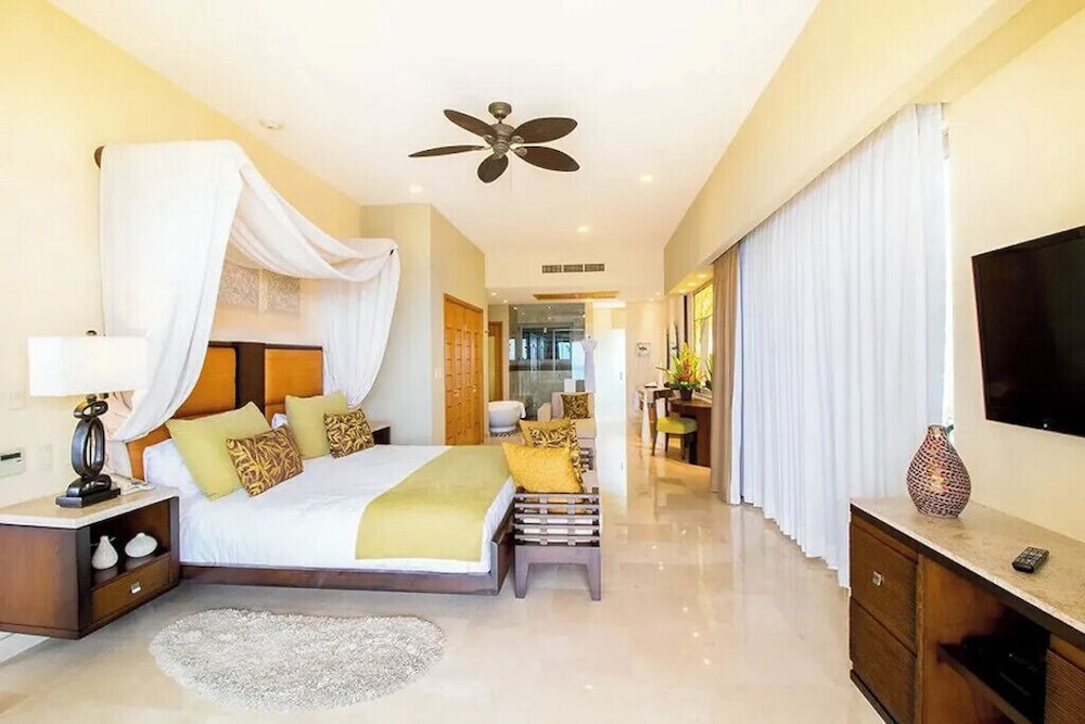 Deluxe Studio Suite, Ocean View