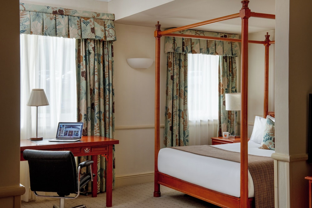 Suite (Four Poster) - Photo 1