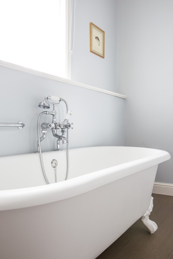 Premium Luxe Suite - Photo 5