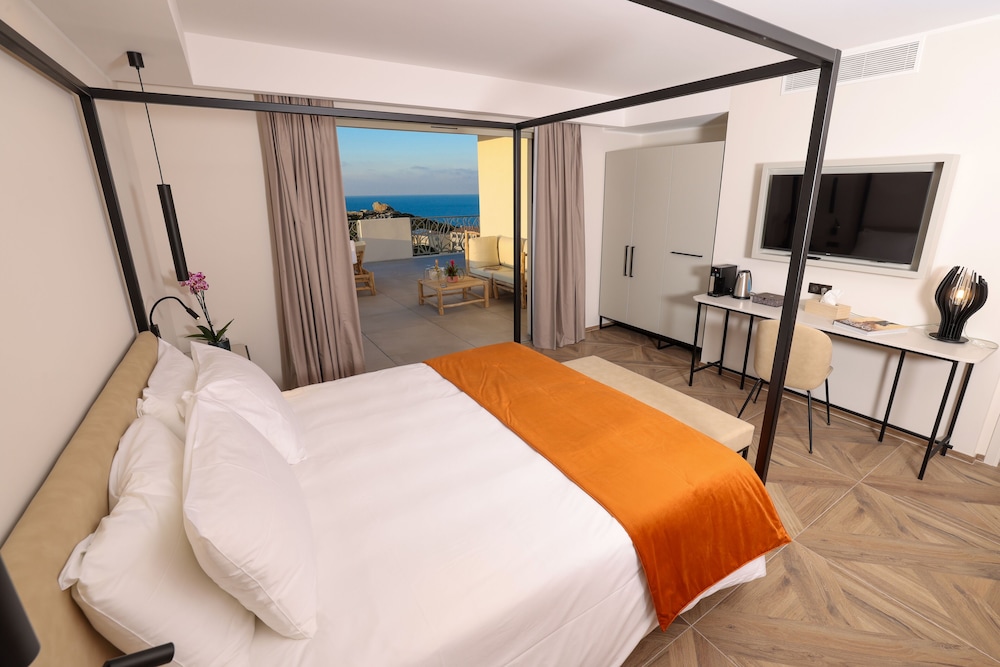 Honeymoon Double Room, Sea View - Photo 15