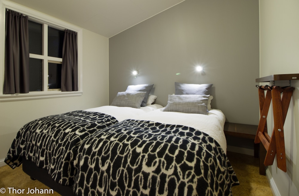 Standard Double or Twin Room, 1 Double or 2 Twin Beds, Private Bathroom photo 3