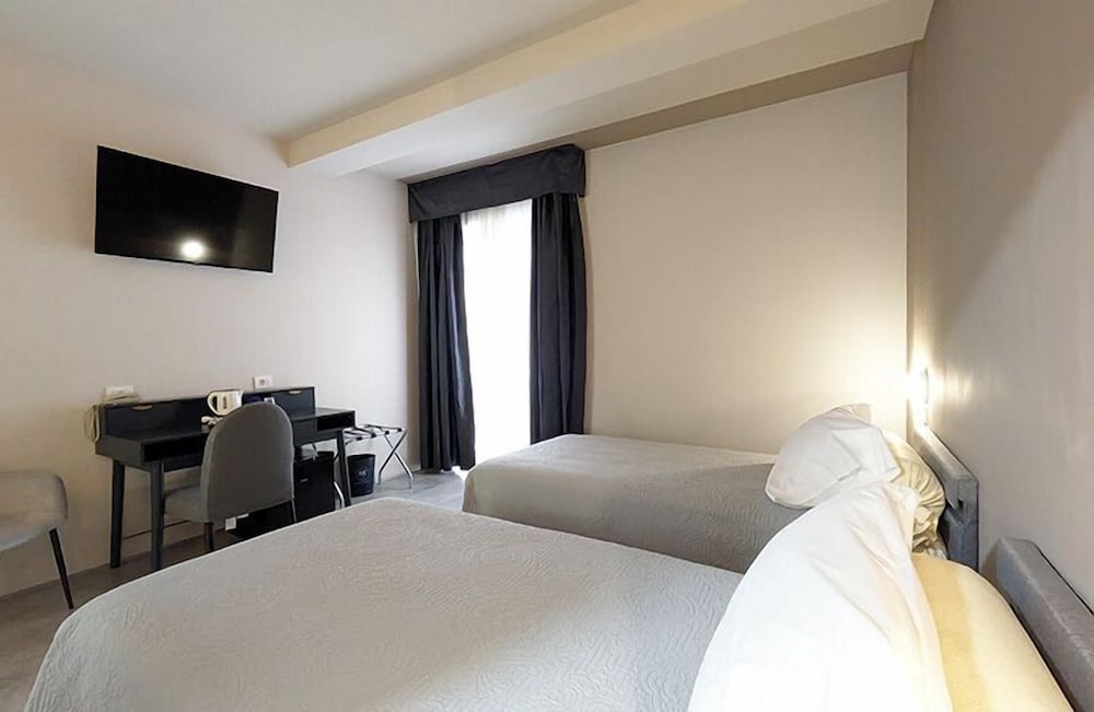 Deluxe Twin Room photo 3