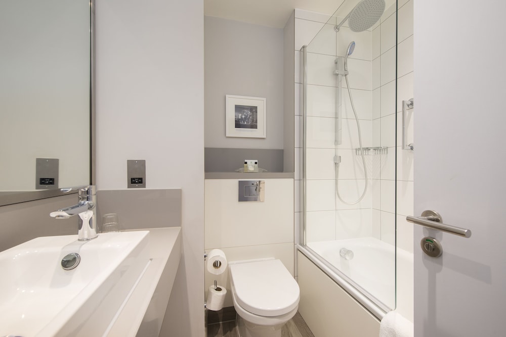 Premium Room, 1 Double Bed with Sofa bed - Photo 10