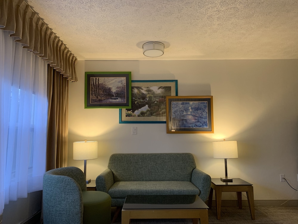 Town Center Studio Without Kitchenette - Photo 3