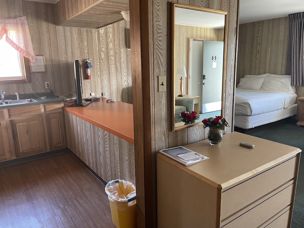 Premium Room, 2 Queen Beds, Kitchenette photo 3