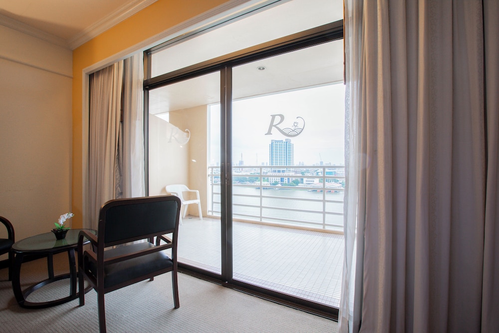 Premier Room (River View) photo 3