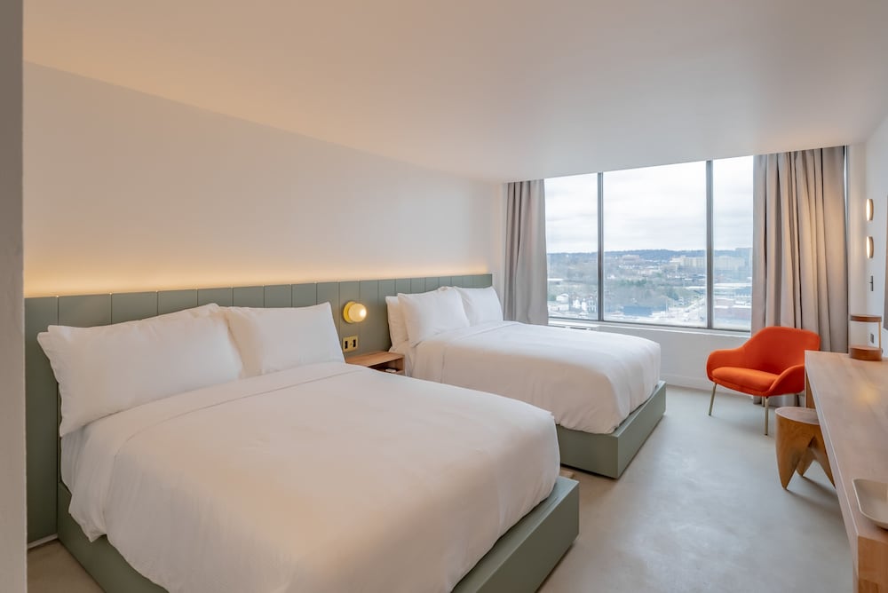 Deluxe Double Queen Room photo 2