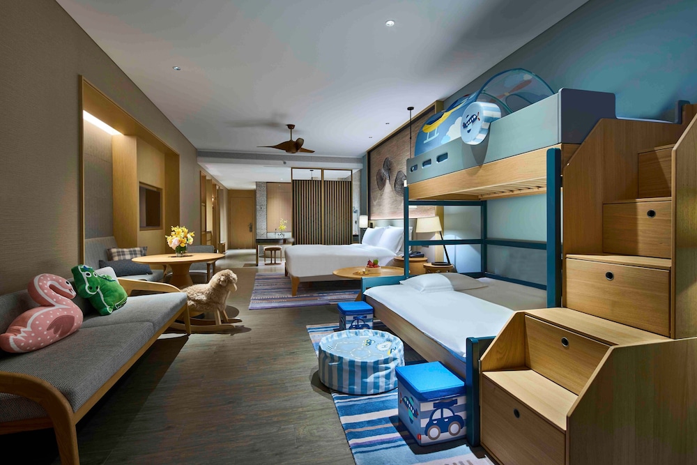 1 King  1 Bunk Standard Ocean View Kids Theme