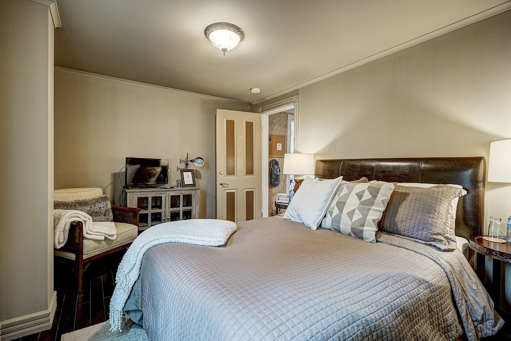 Comfort Room, 1 Double Bed (Postage) photo 1