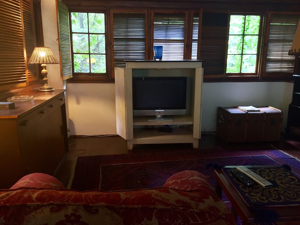 Suite (John Oates')