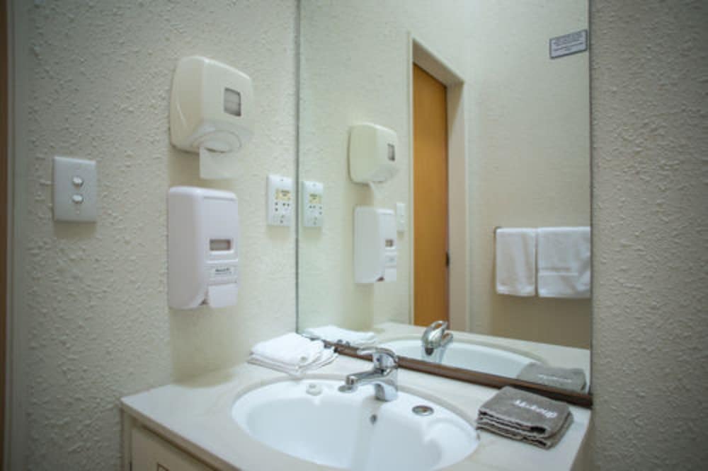 Large Family Unit with Bath photo 3