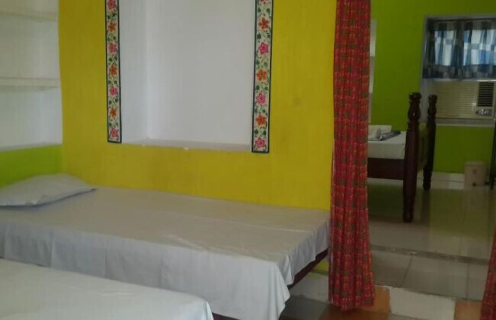 Family Room, 1 Bedroom photo 3
