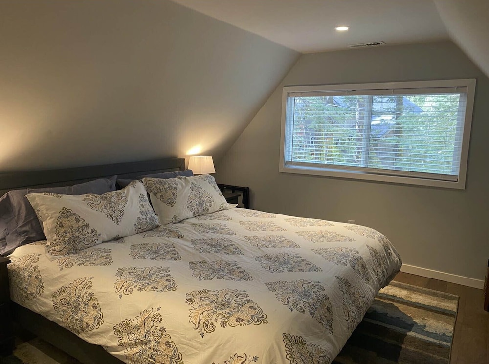 House, Multiple Beds (Moose Manor) photo 3