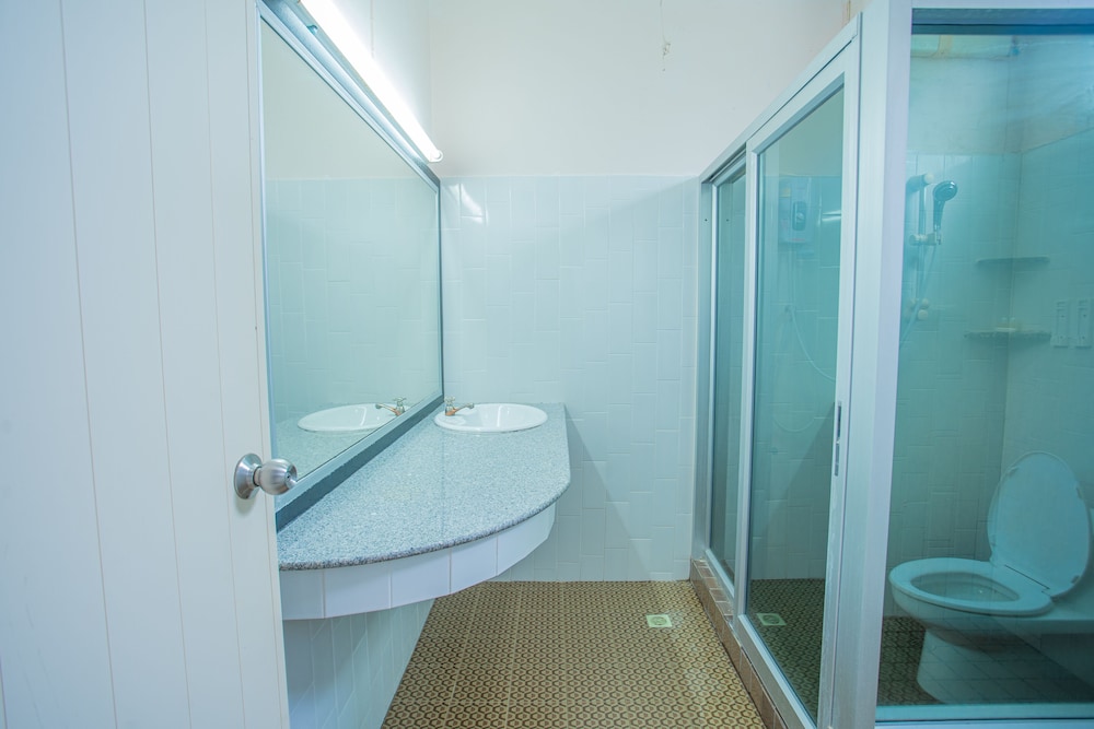 Standard Double or Twin Room photo 3