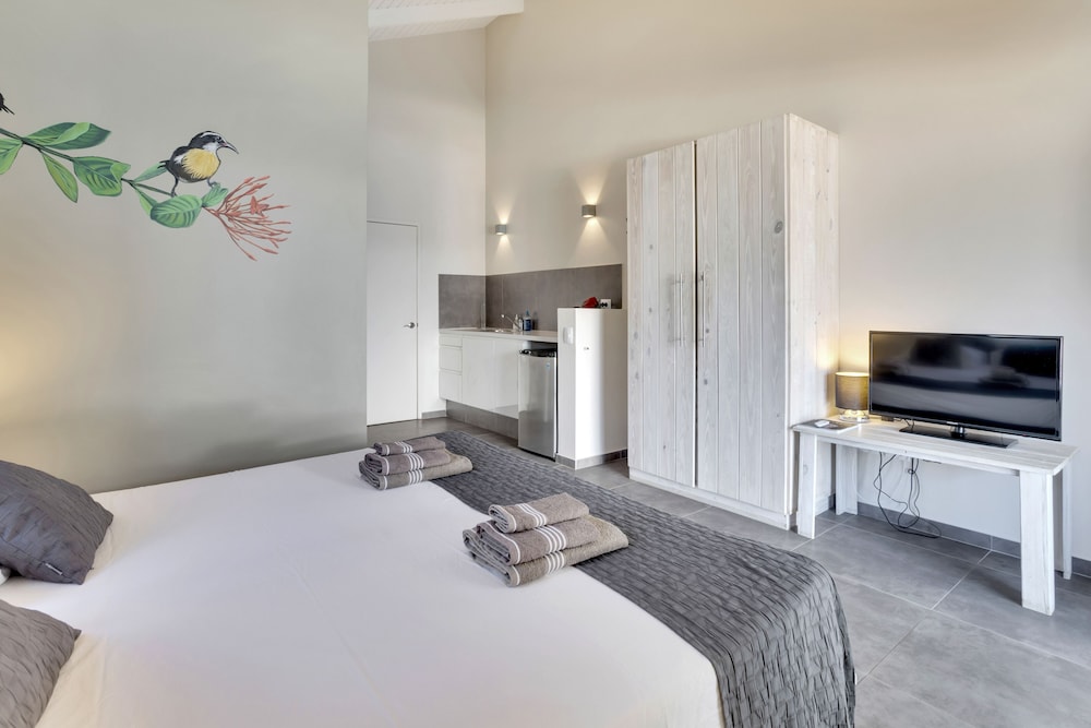 Hotel Room photo 1