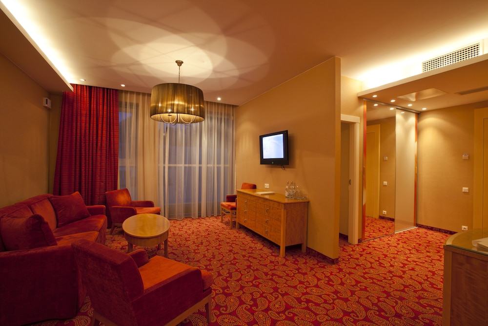 Luxury Suite photo 3