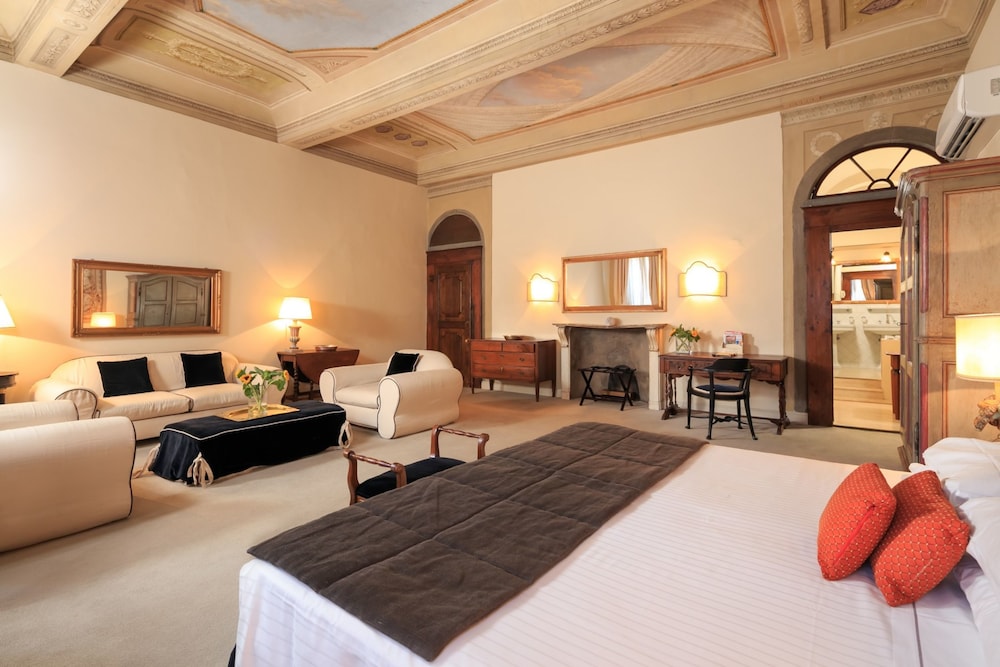 Signature Suite