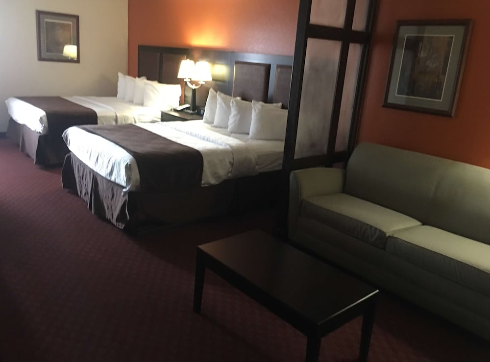 Family Suite, 2 Queen Beds, Non Smoking (No Pets In Room Type;With Sofabed)