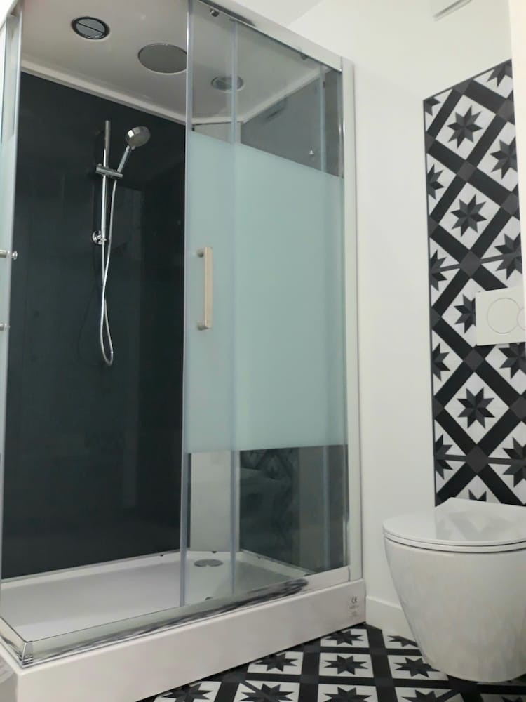 Deluxe Room - Photo 3