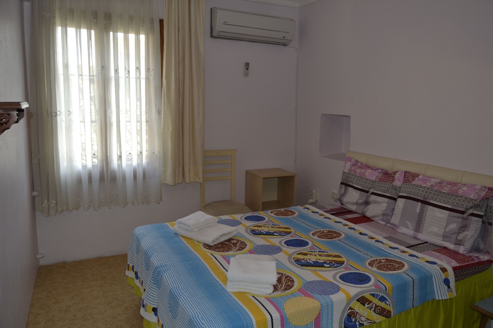 Double Room, Shared Bathroom photo 1