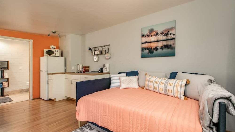 Apartment (0 Bedroom)
