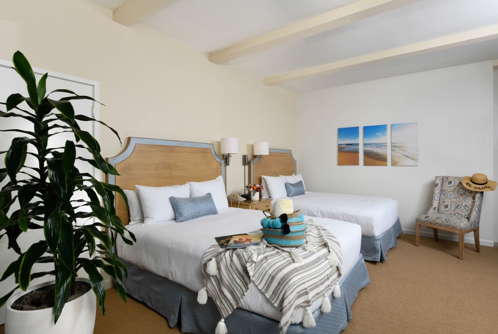 Standard Room, 2 Queen Beds (Garden Patio Two Queen Beds) - Photo 2