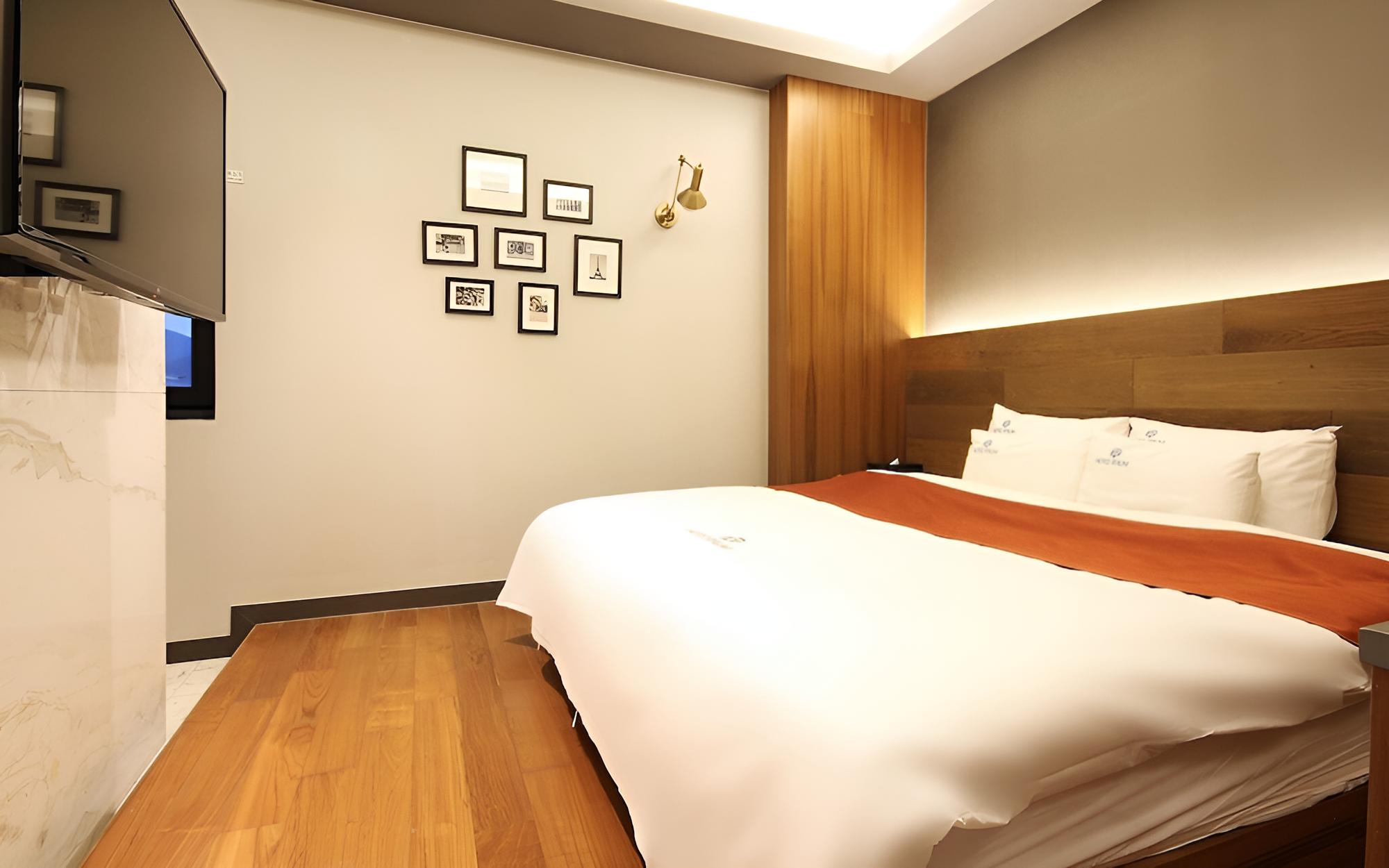 Room (Premium (styler equipped 65-inch smar) - Photo 25