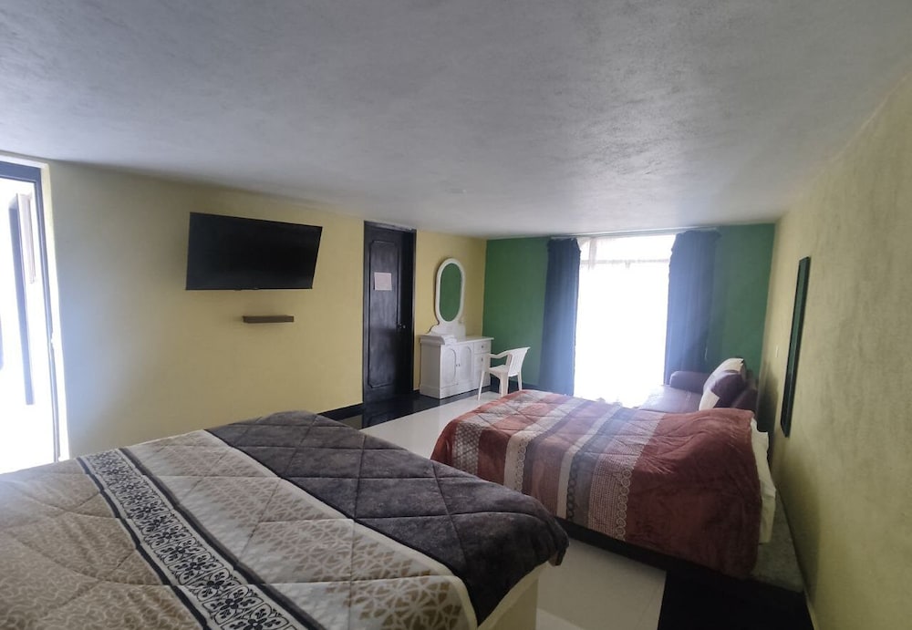 Comfort Quadruple Room, Balcony, City View photo 1