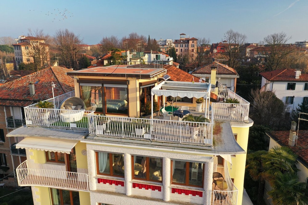 Panoramic Penthouse, Terrace, Lagoon View