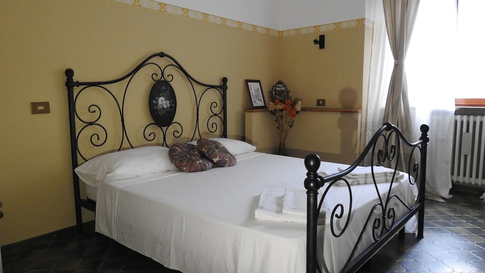 Romantic Room, 2 Bedrooms photo 3