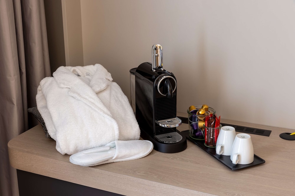 Deluxe Room, 2 Twin Beds - Photo 1
