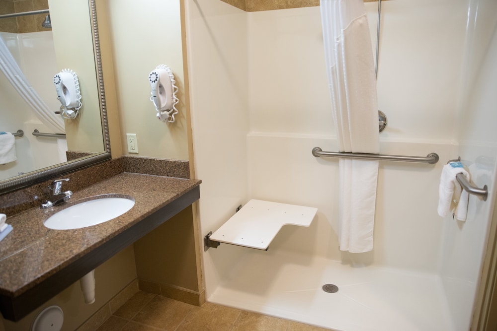 Standard Room, 2 Queen Beds, Accessible (Communication Accessible) - Photo 9