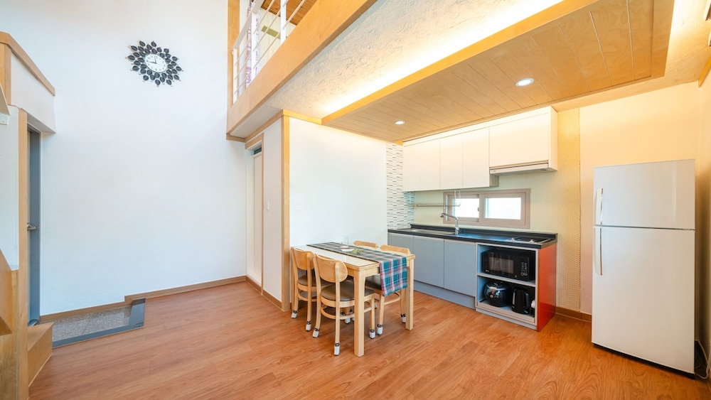 Basic Room, 1 Bedroom (Lavender(Duplex/Spa)) - Photo 13