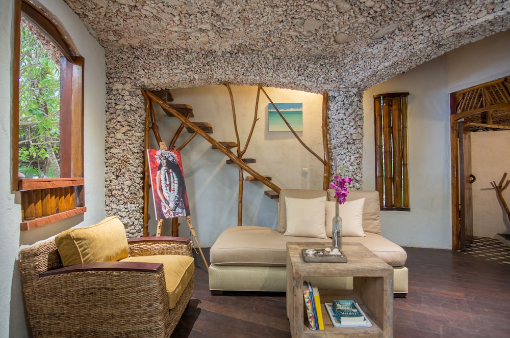 All Inclusive Private Bungalow 'Oaha' with Ensuite photo 3