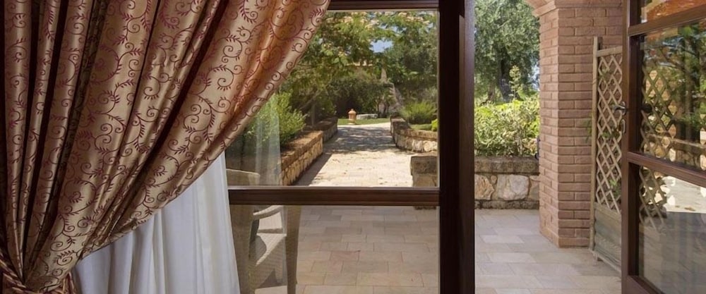 Superior Double Room (Shower Only) photo 3